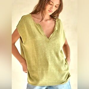 FREE PEOPLE BEACH GREEN TEXTURED KNIT V-NECK  SLEEVELESS TUNIC TOP SIZE S